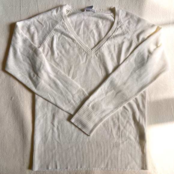 White basic sweater - Picture 1 of 1